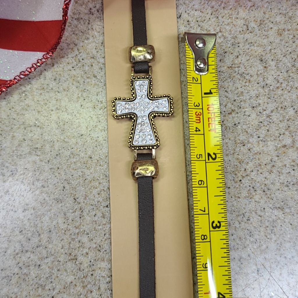 Cross Bracelet. Brown/Gold/White.